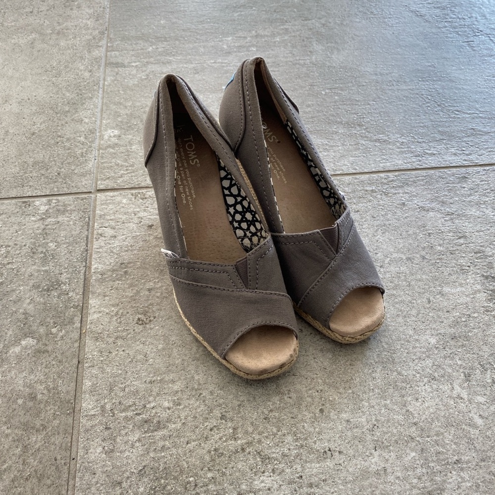 Toms wedges